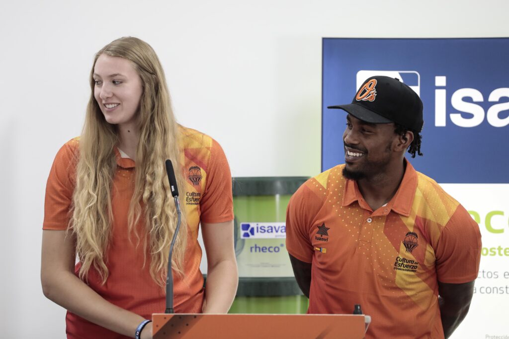 presentación jugadores valencia basket