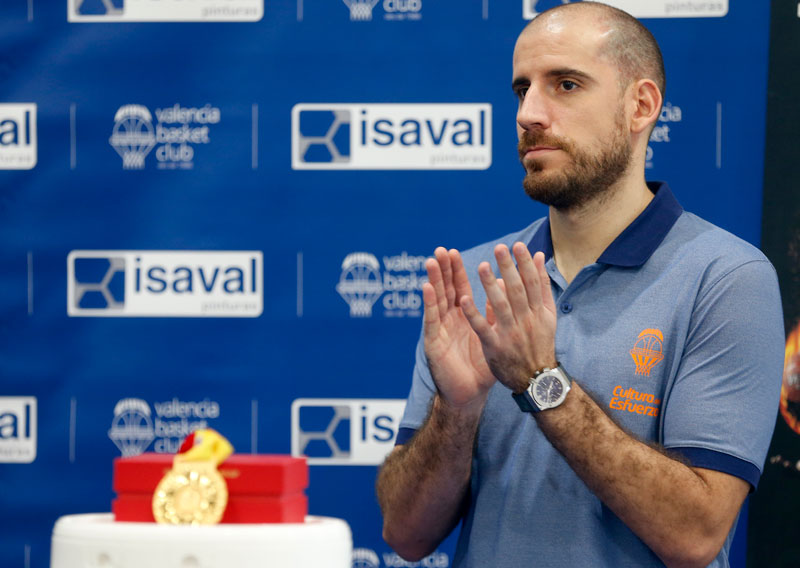 Campeón mundial baloncesto Quino Colóm