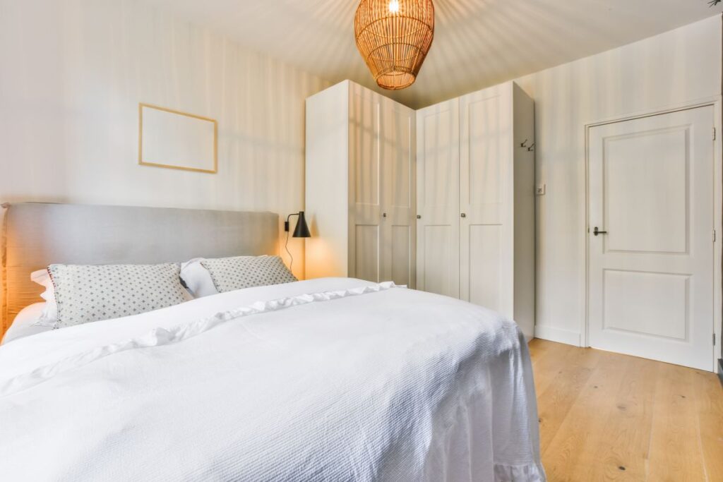 Cómo pintar un dormitorio de matrimonio