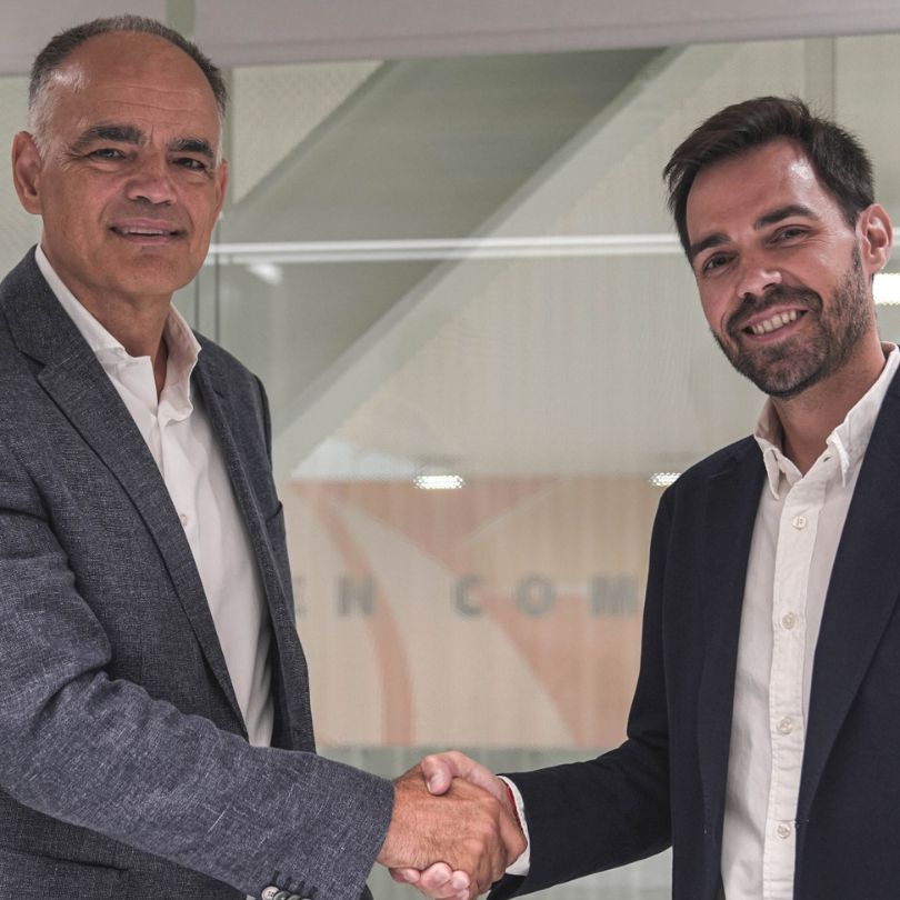 Isaval renueva su patrocinio con el Valencia Basket en el año del estreno del Roig Arena