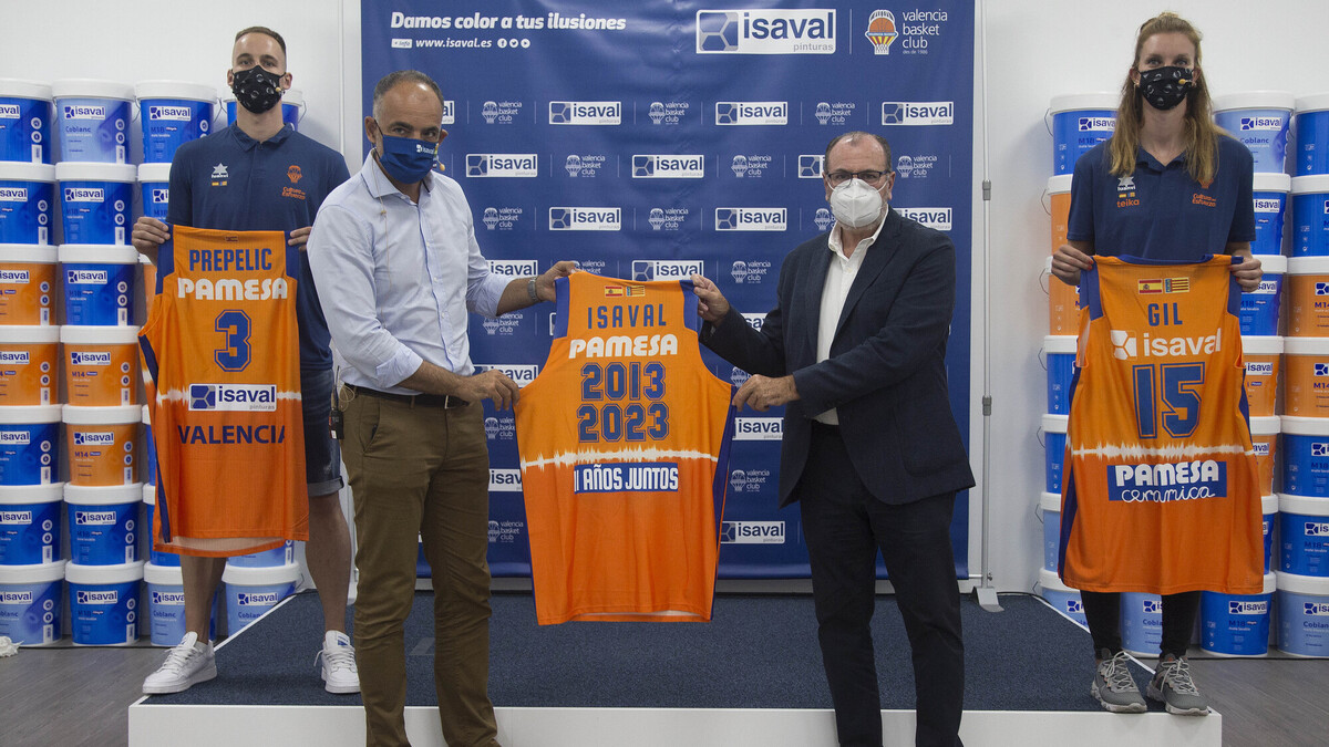 Presentación LAURA GIL Y KLEMEN PREPELIC nuevos fichajes del Valencia Basket