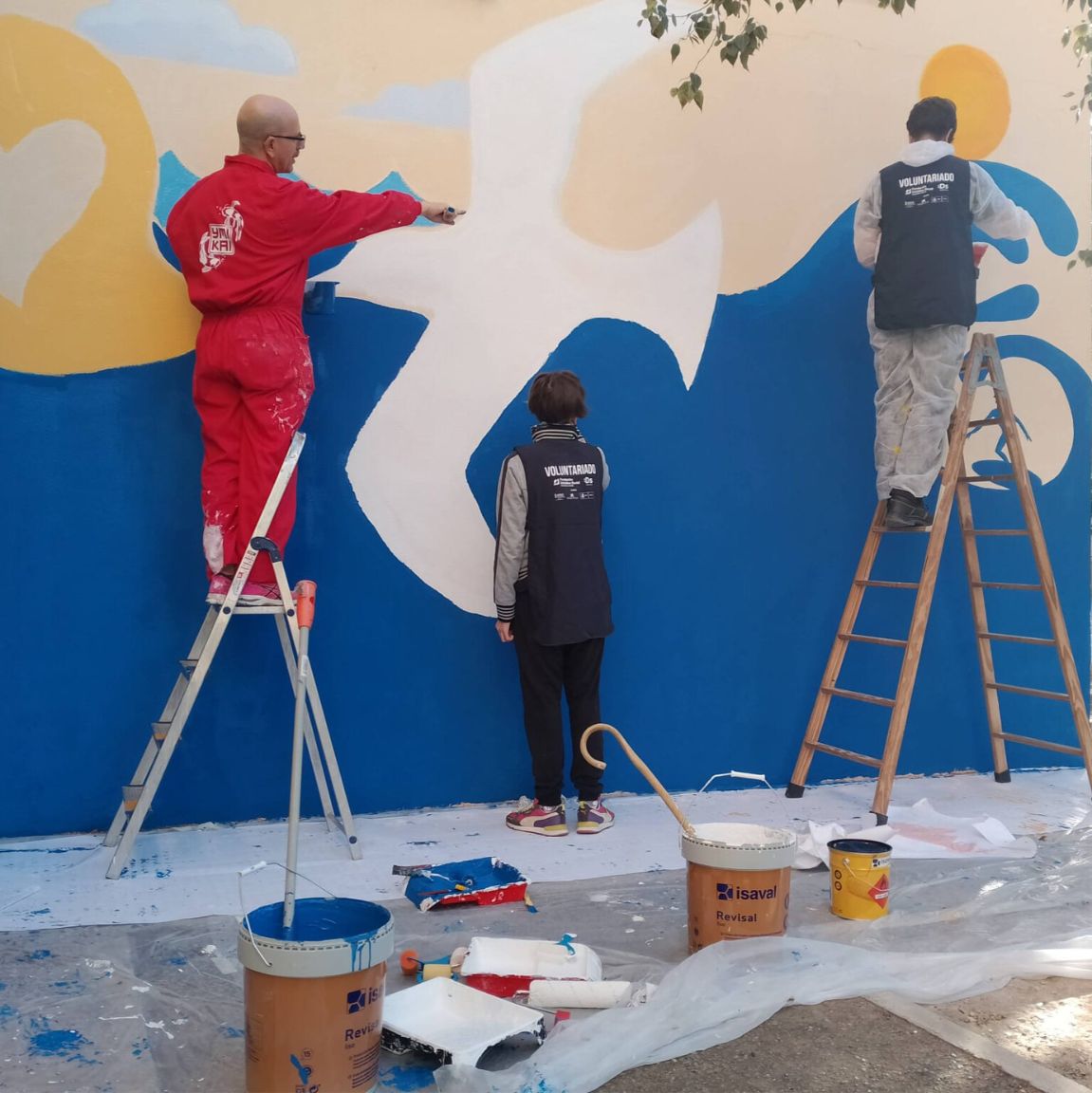 La iniciativa ‘Pinta tu Cole’ busca mejorar el bienestar de los niños y las niñas a través de la pintura en Alicante