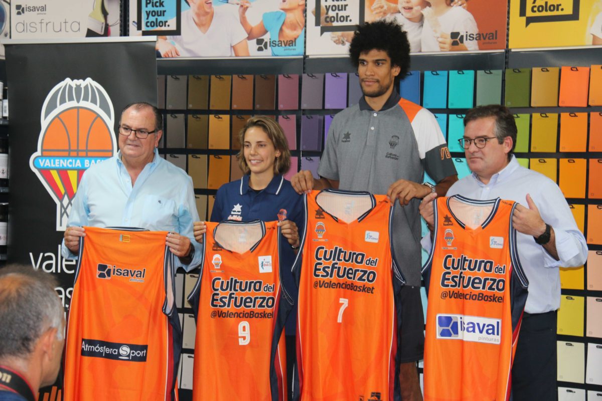 Presentación doble de los jugadores del Valencia Basket Labeyrie y Lizarazu