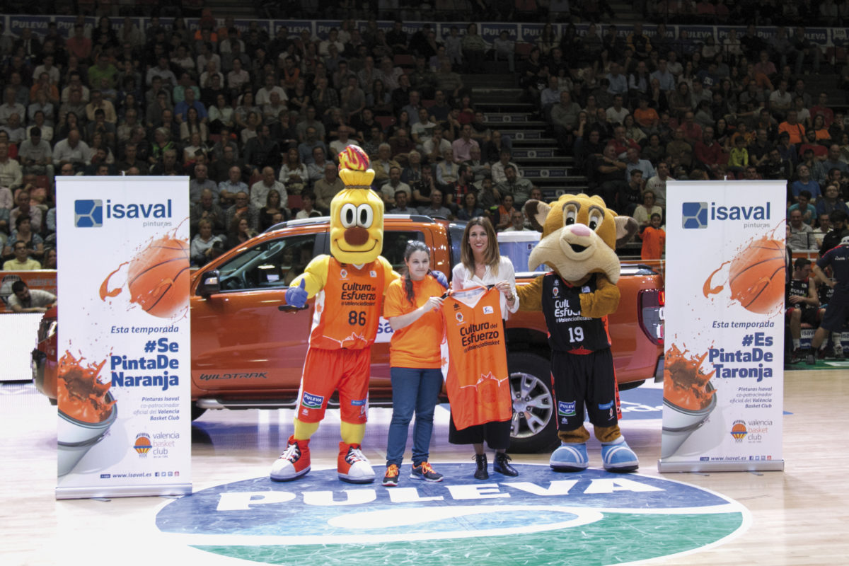 Isaval da color a los partidos de Valencia Basket Club.