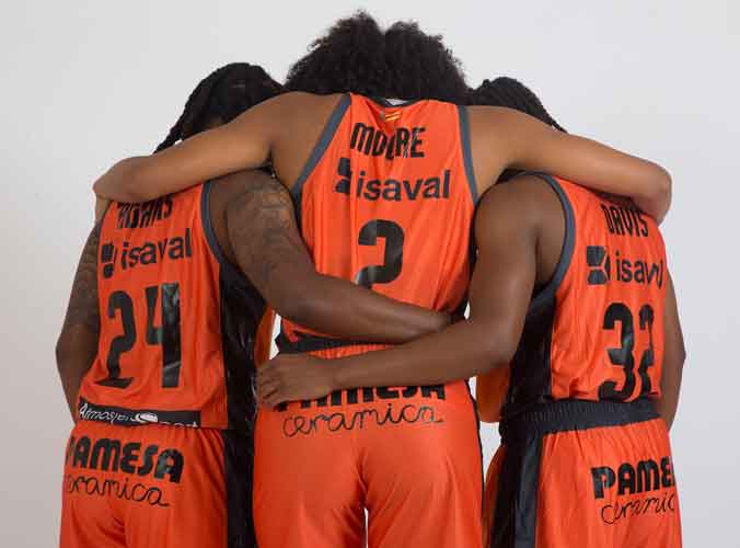 Pinturas Isaval apoya el Baloncesto Femenino con su apuesta doble por Valencia Basket.