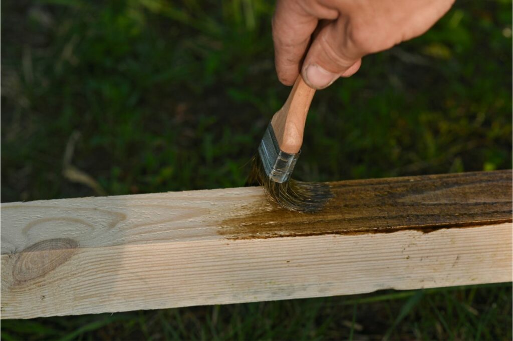 Colores barniz de madera