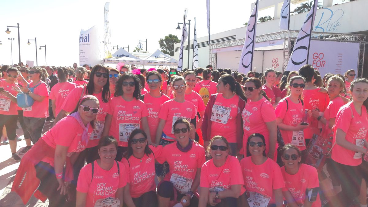 Marea rosa de Isaval en la Carrera de la mujer 2018