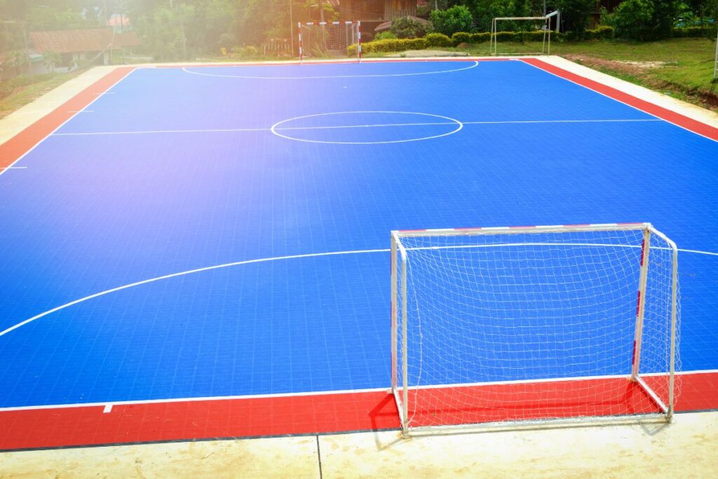 Cómo mantener superficie deportiva