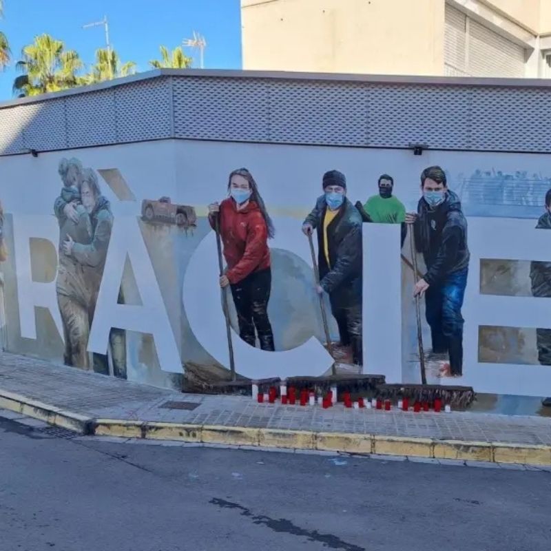 Decoval e Isaval participan en la creación de un mural en Alfafar en homenaje a los voluntarios de la DANA