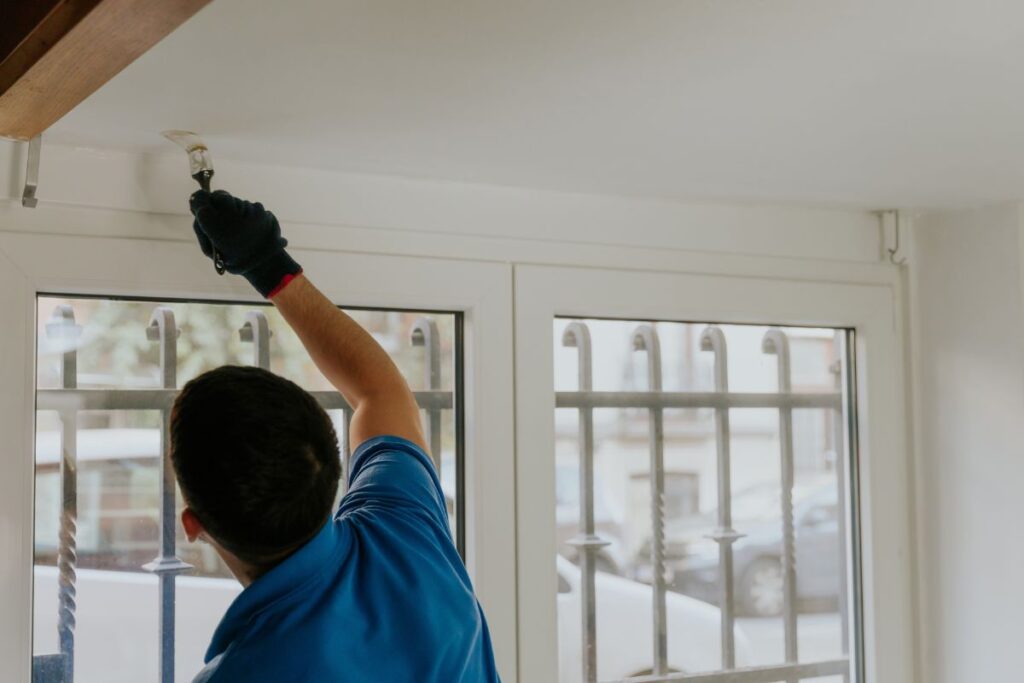 Cómo pintar un techo de pladur