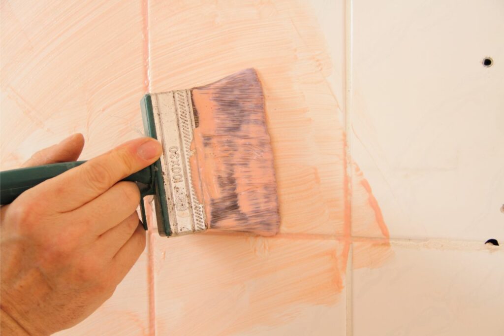 Pintura para azulejos del baño