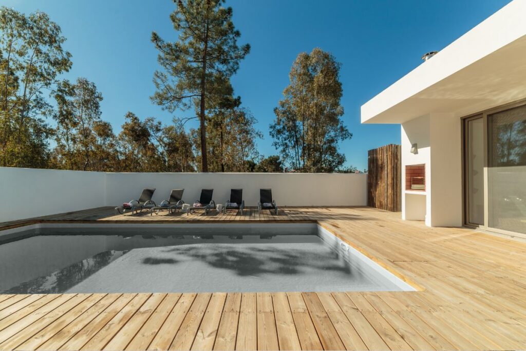 Piscina gris claro